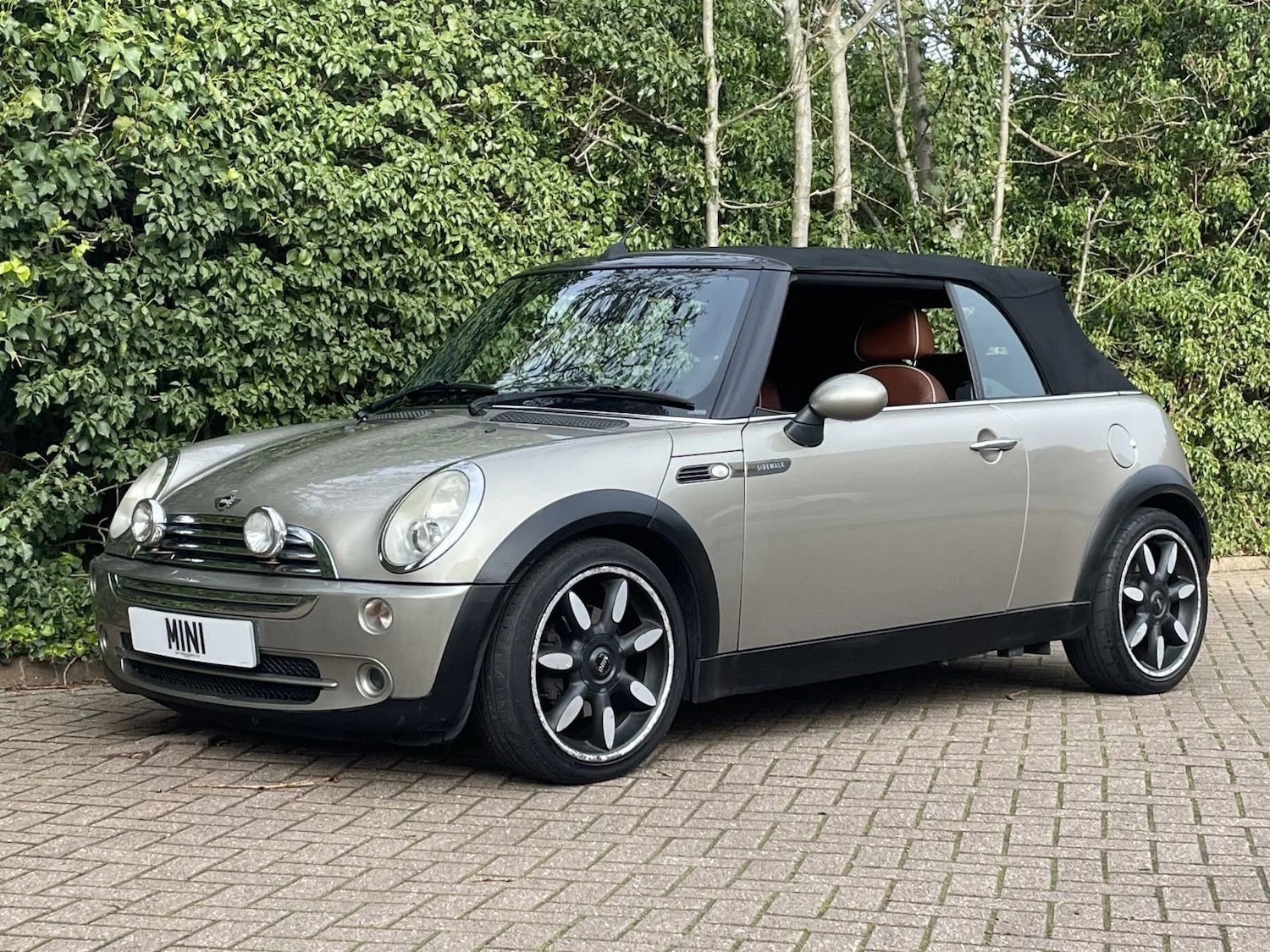 Used MINI Convertible 2007 for sale - 77888270: Photo 17