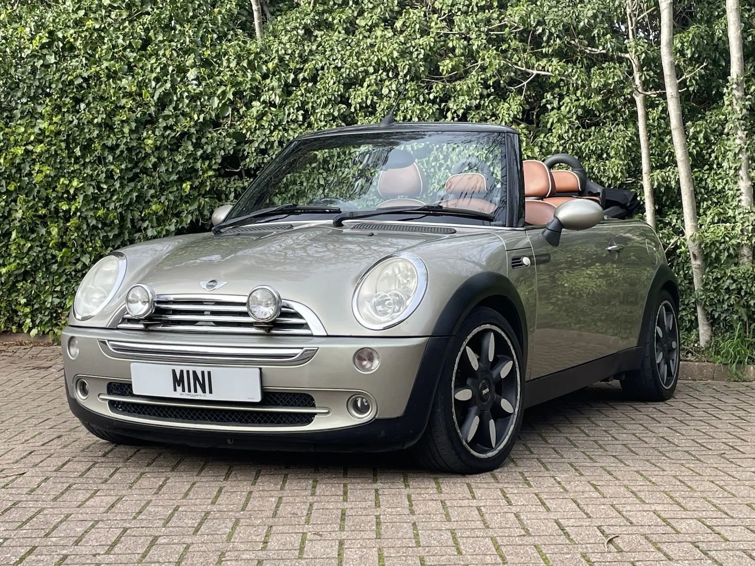 Used MINI Convertible 2007 for sale - 77888270: Photo 19