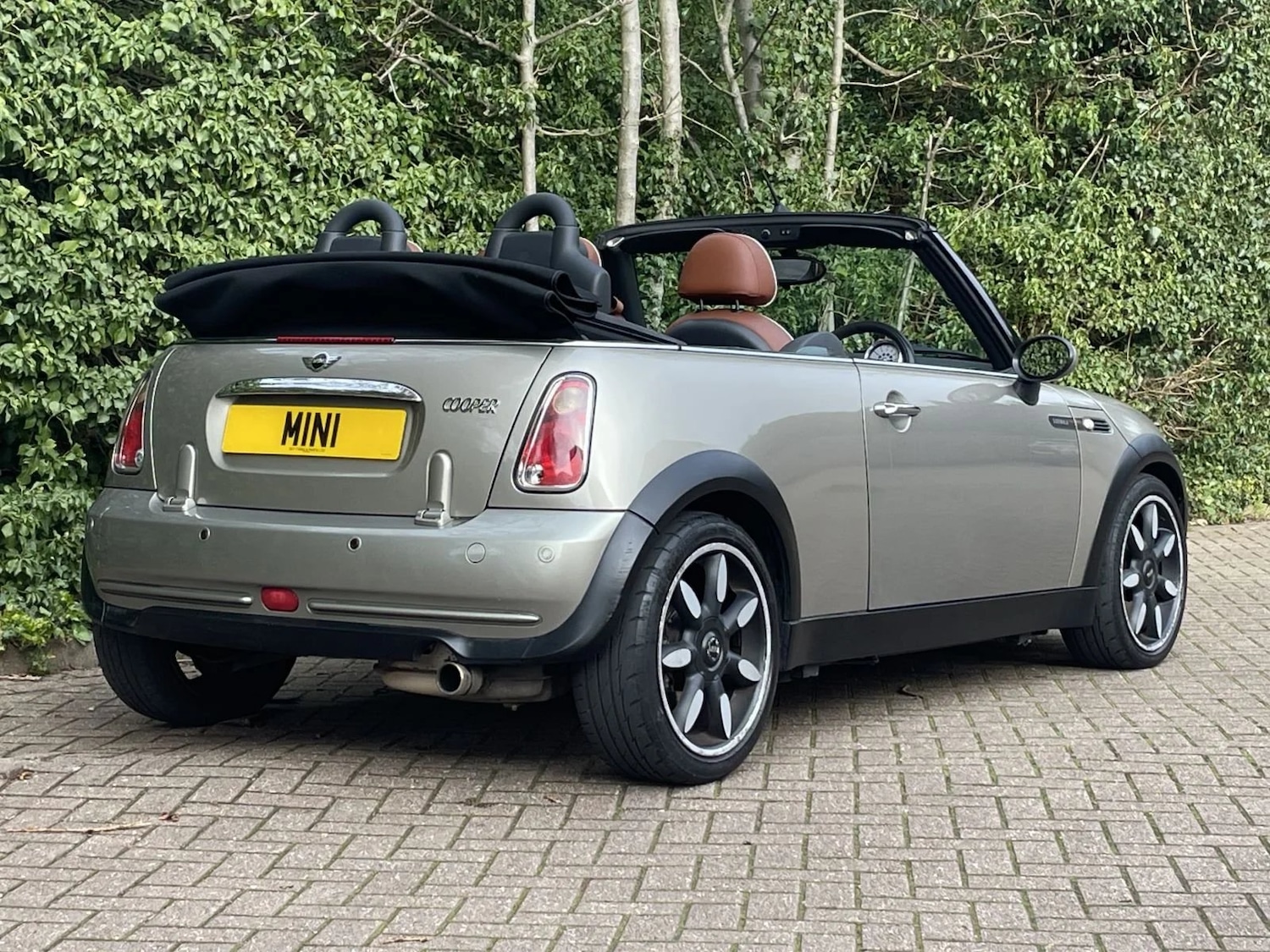 Used MINI Convertible 2007 for sale - 77888270: Photo 5