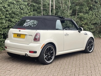 Used MINI Convertible 2010 for sale - 77803499: Photo