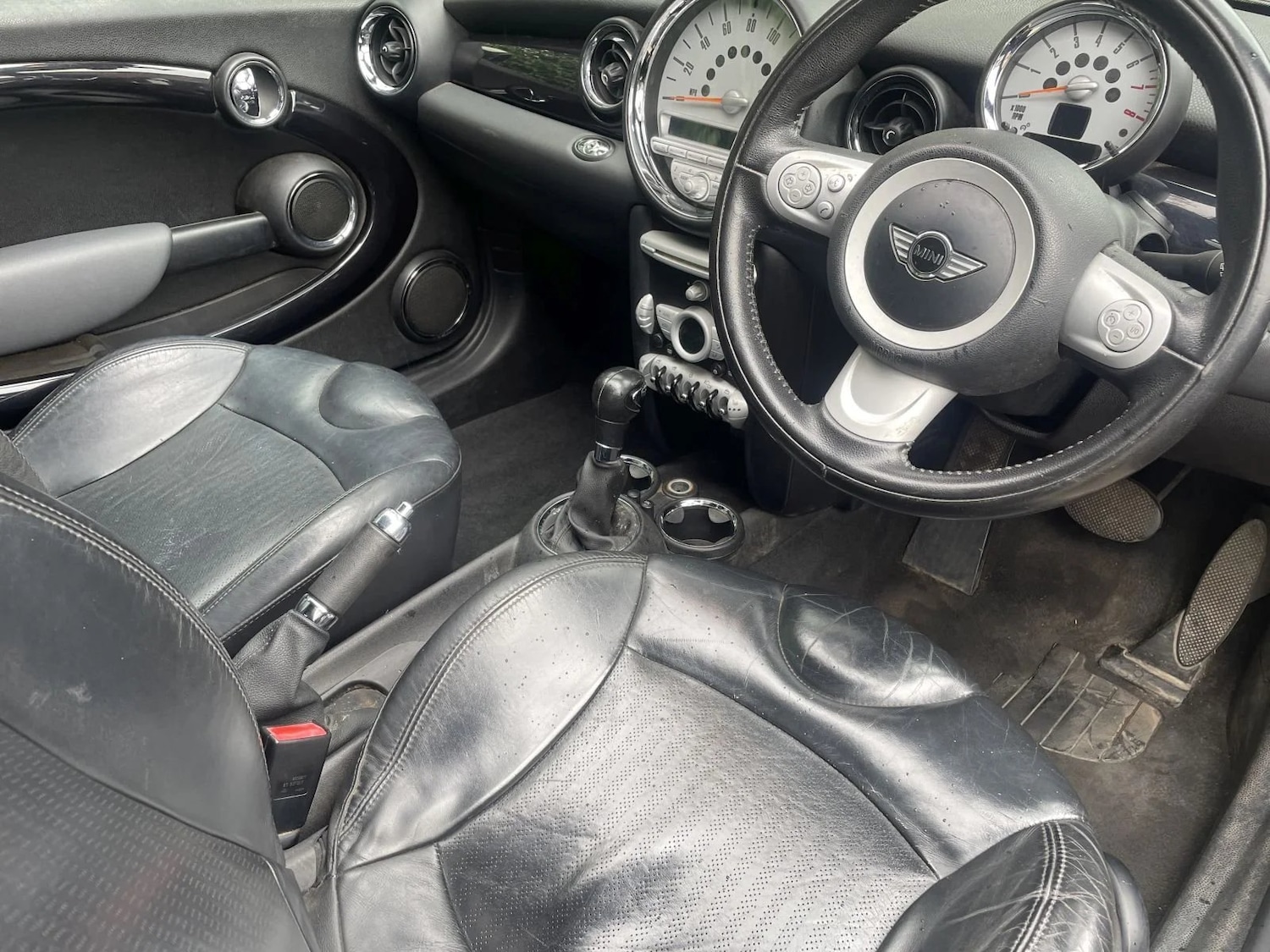 Used MINI Convertible 2010 for sale - 77803499: Photo 6