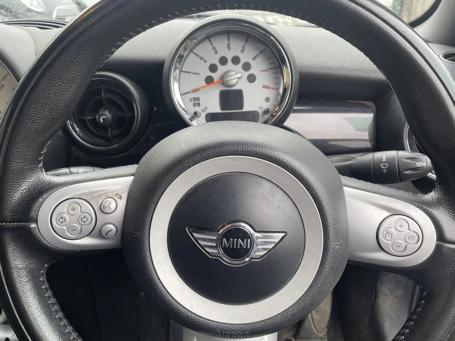 Used MINI Convertible 2010 for sale - 77803499: Photo 8