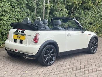 Used MINI Convertible 2006 for sale - 76693032: Photo
