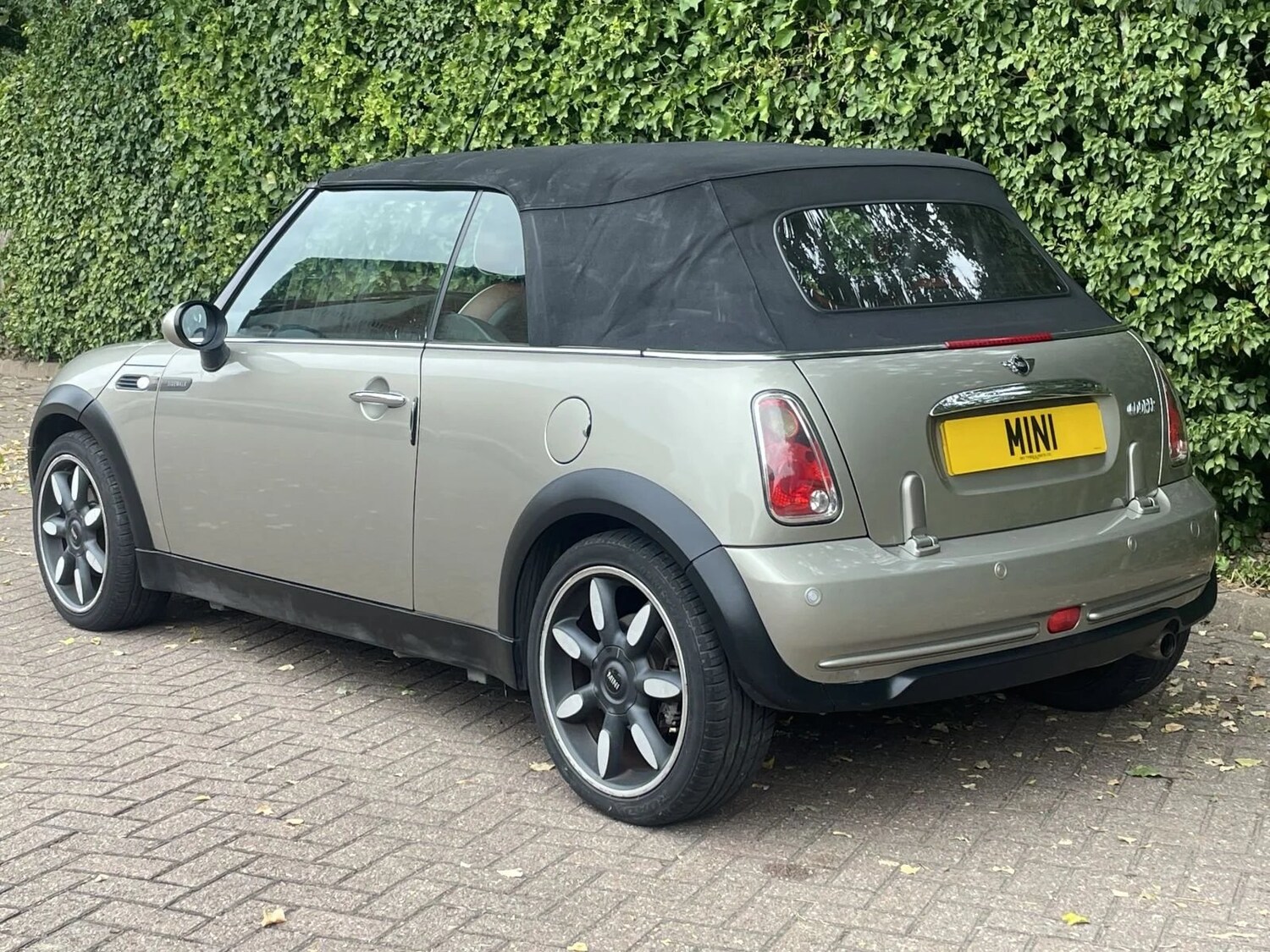 Used MINI Convertible 2007 for sale - 78064050: Photo 26