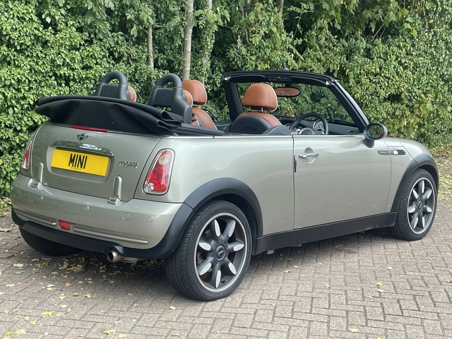 Used MINI Convertible 2007 for sale - 78064050: Photo 35