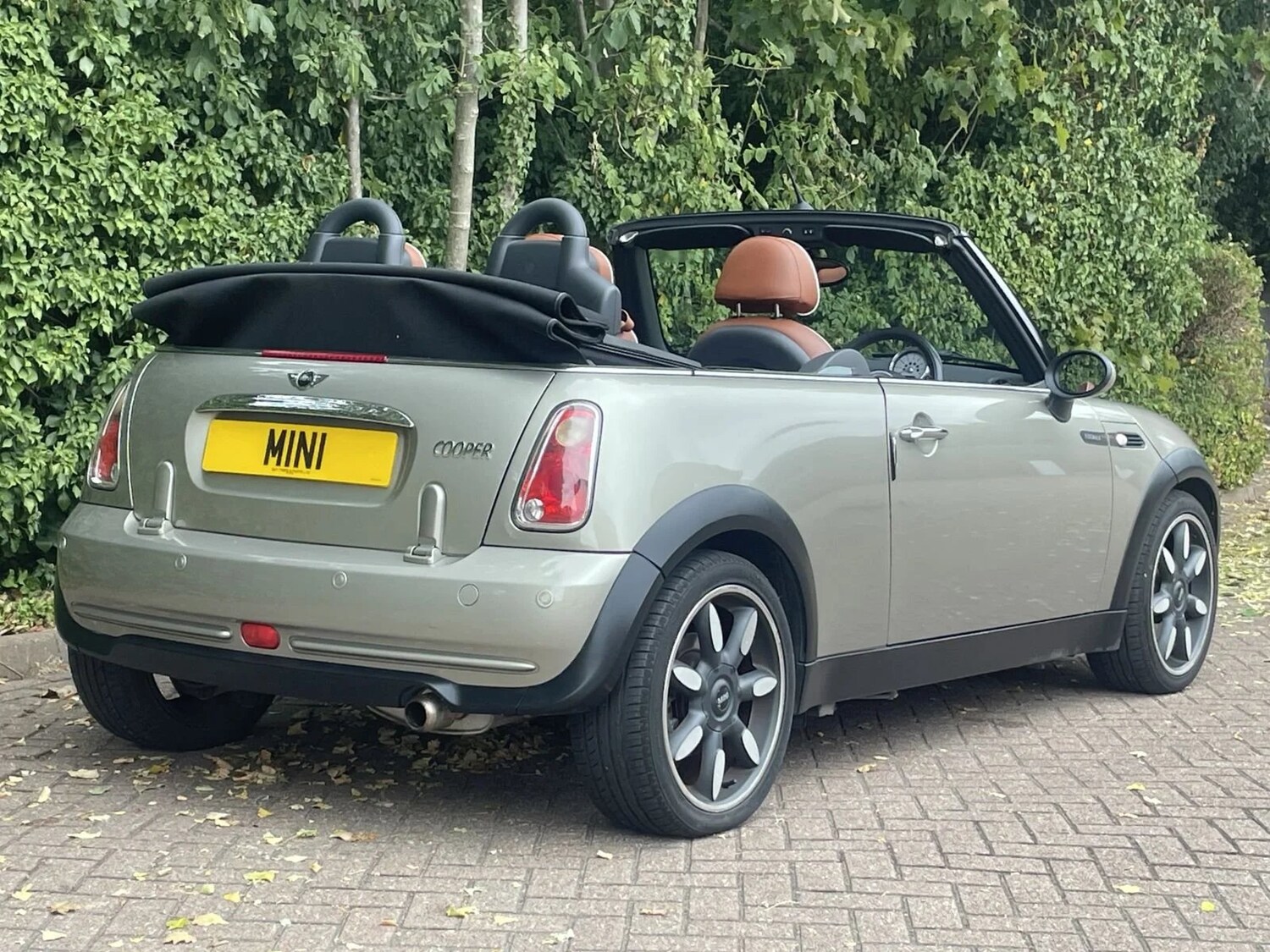 Used MINI Convertible 2007 for sale - 78064050: Photo 40