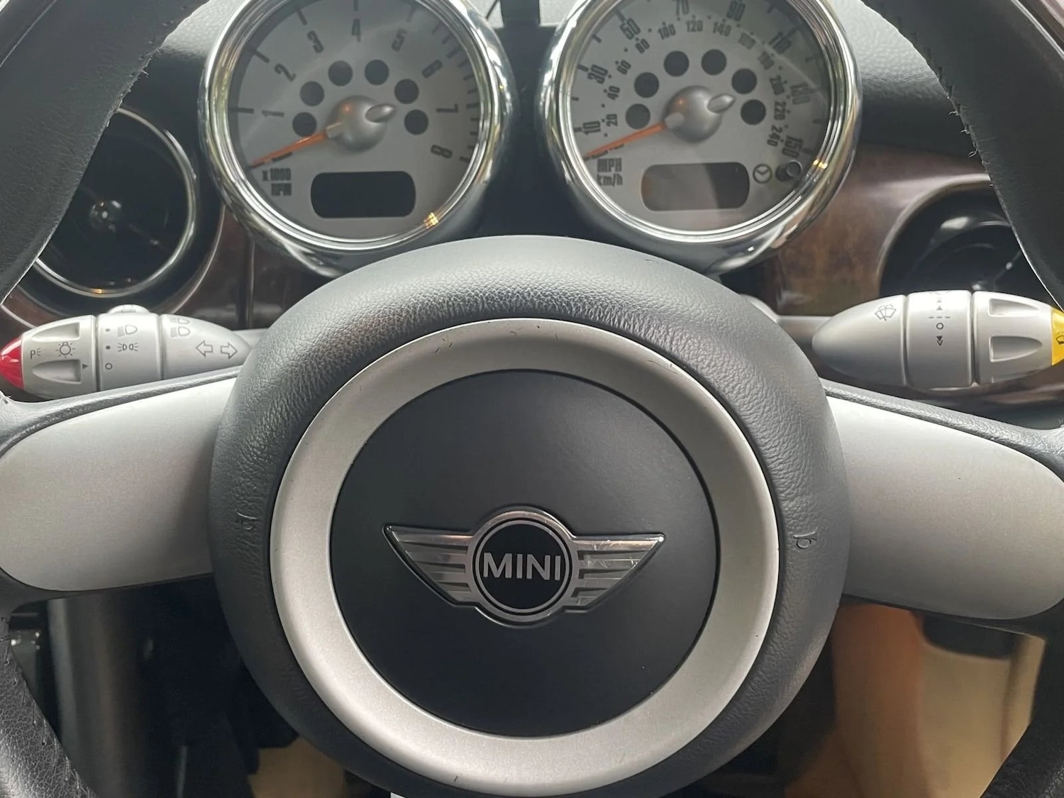 Used MINI Convertible 2005 for sale - 77721812: Photo 5
