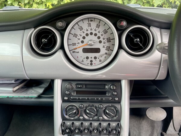 Used MINI Hatch 2002 for sale - 75555487: Photo 6