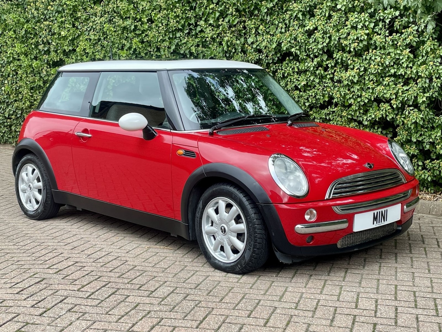 Used MINI Hatch 2003 for sale - 76640075: Photo 2
