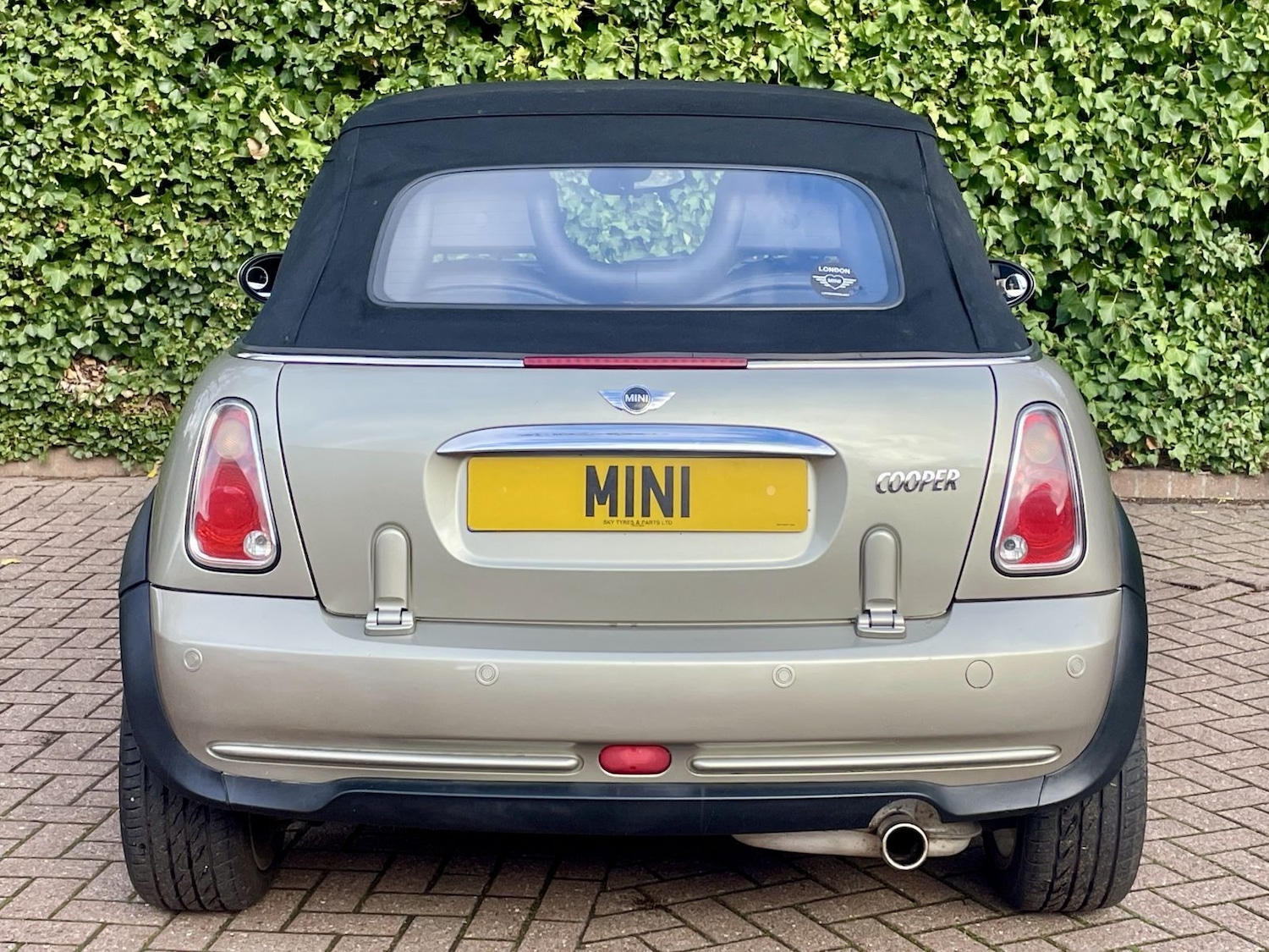 Used MINI Convertible 2008 for sale - 76847356: Photo 13