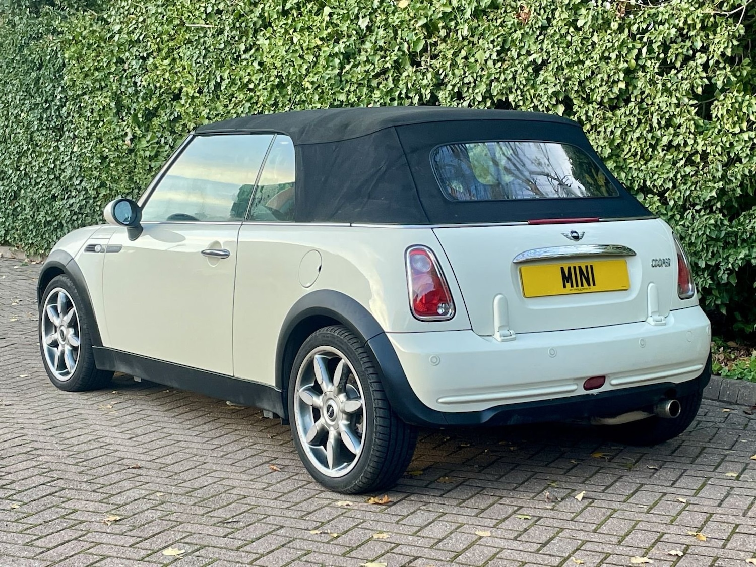 Used MINI Convertible 2007 for sale - 77137549: Photo 17
