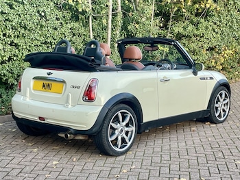 Used MINI Convertible 2007 for sale - 77137549: Photo
