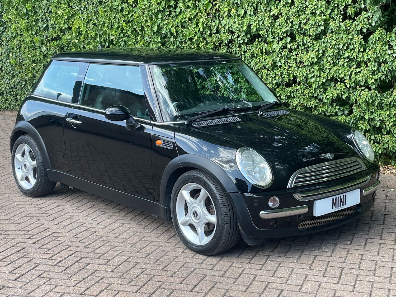 Used MINI Hatch 2002 for sale - 76383104: Photo 2