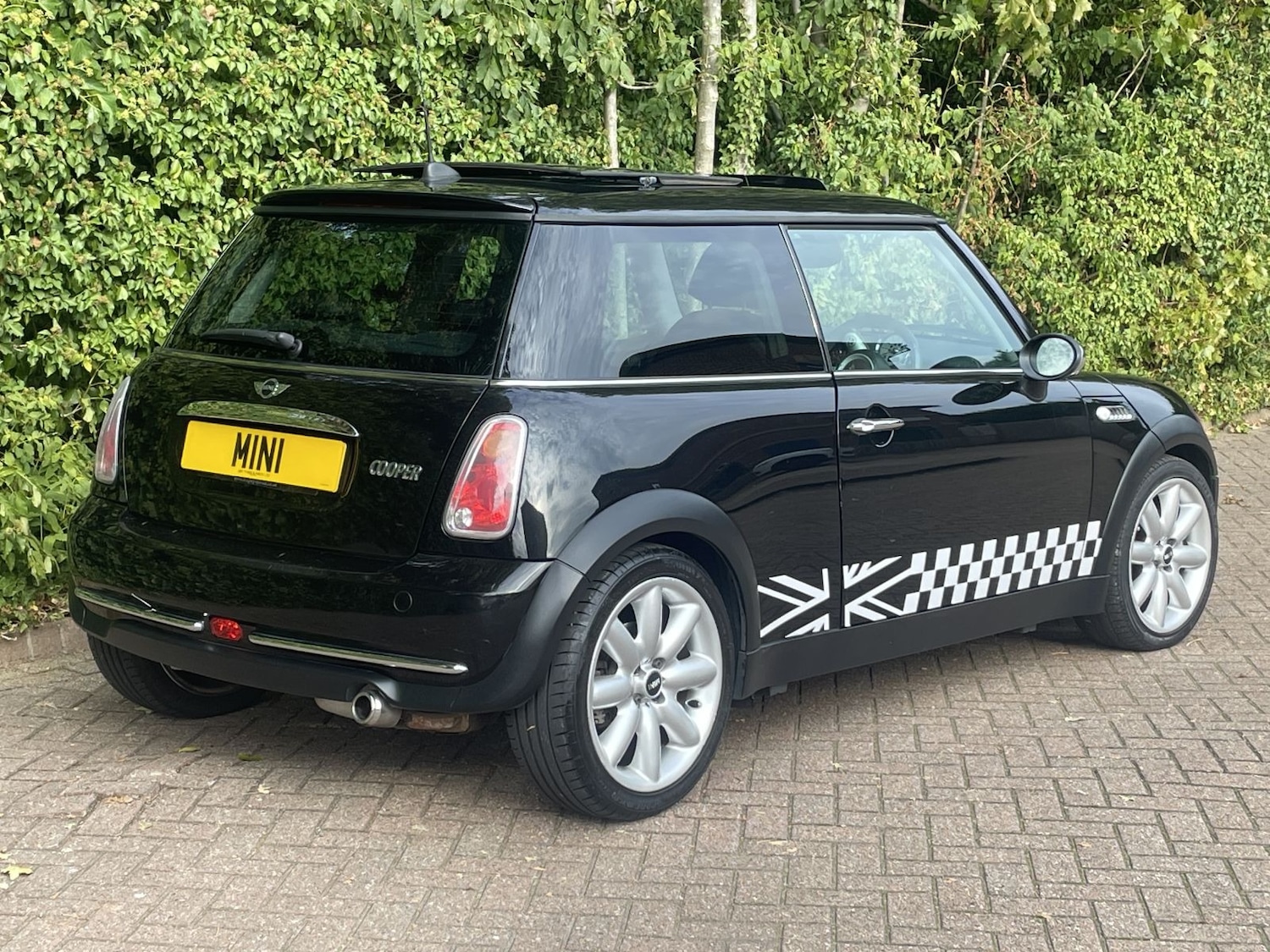 Used MINI Hatch 2004 for sale - 76156400: Photo 3