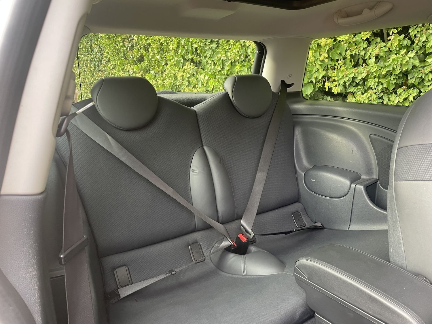 Used MINI Hatch 2004 for sale - 76156400: Photo 9