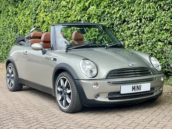 Used MINI Convertible 2007 for sale - 76265347: Photo 2
