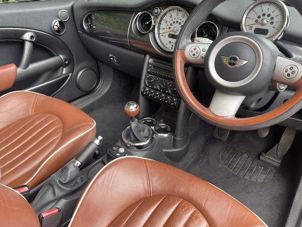 Used MINI Convertible 2007 for sale - 76265347: Photo 5