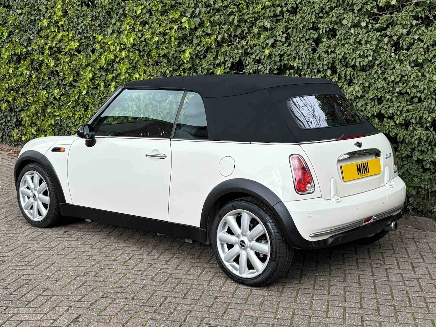 Used MINI Convertible 2008 for sale - 78015615: Photo 10
