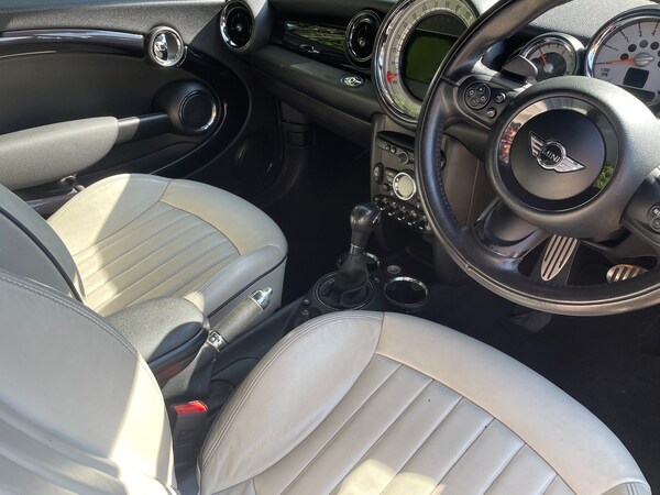 Used MINI Convertible 2011 for sale - 75618325: Photo 3