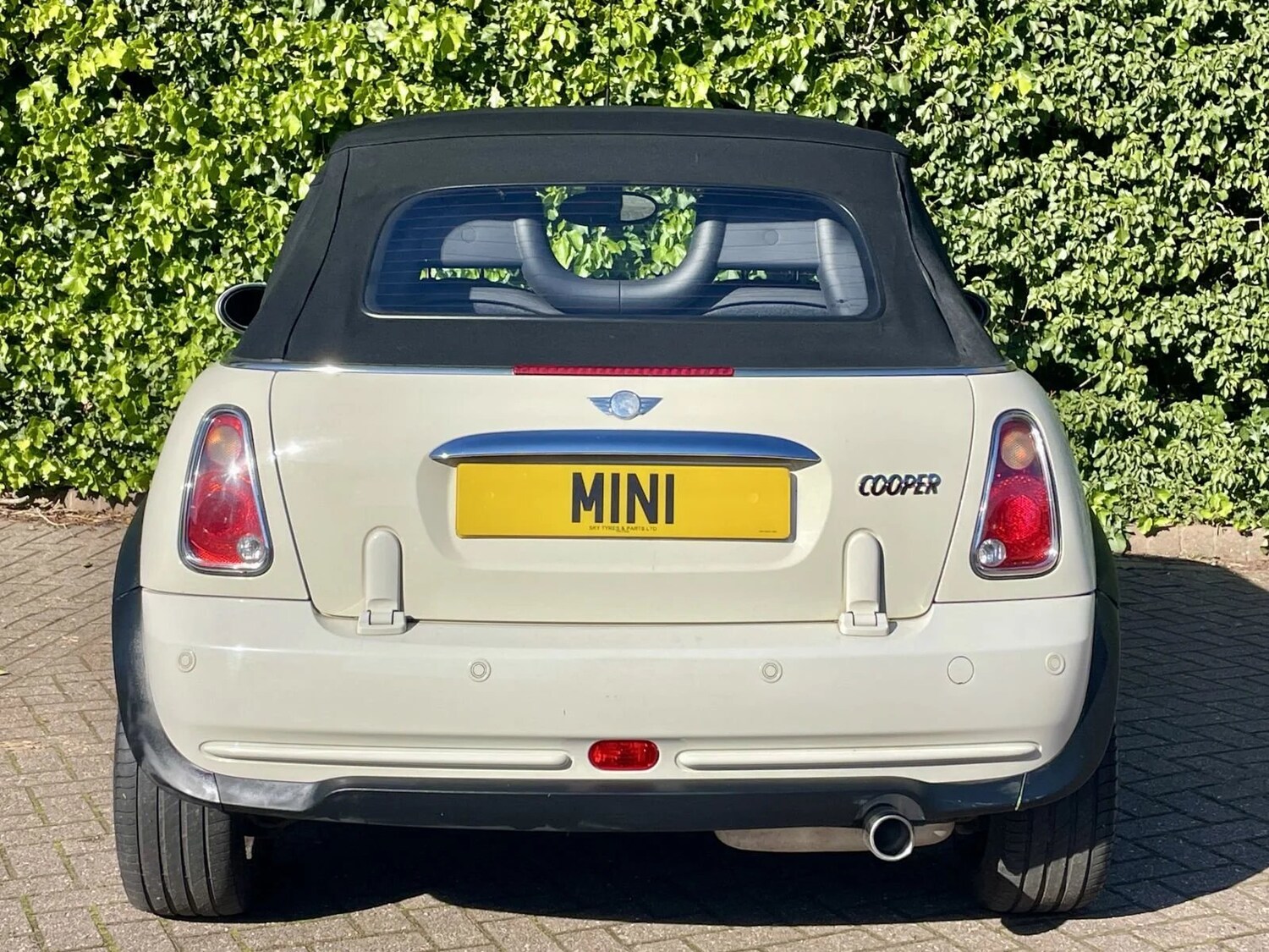 Used MINI Convertible 2008 for sale - 78125378: Photo 13