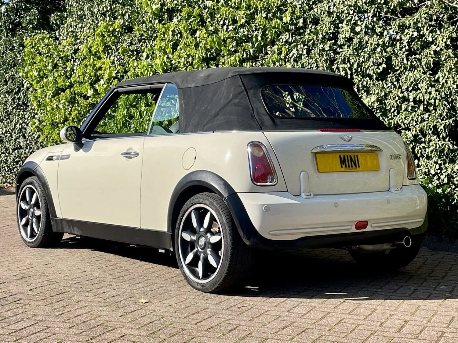 Used MINI Convertible 2008 for sale - 78125378: Photo 17