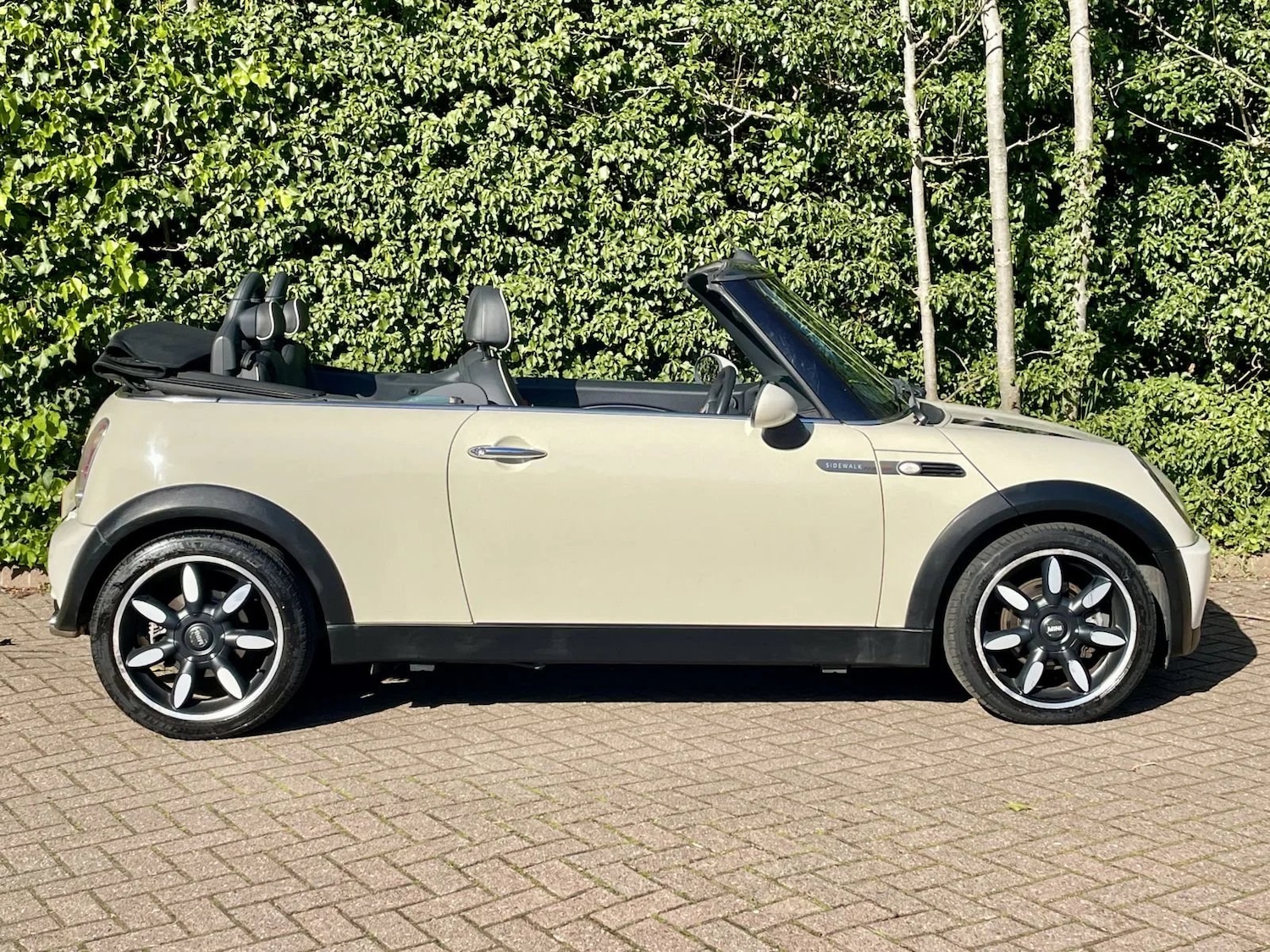 Used MINI Convertible 2008 for sale - 78125378: Photo 3