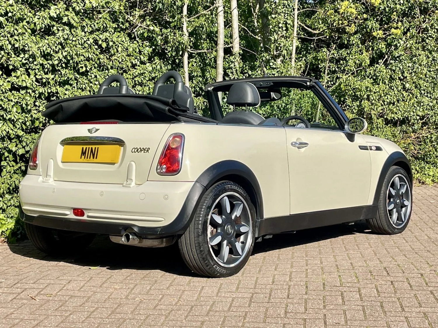 Used MINI Convertible 2008 for sale - 78125378: Photo 5