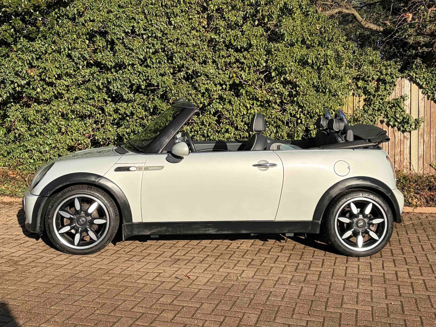 Used MINI Convertible 2008 for sale - 77137037: Photo 10
