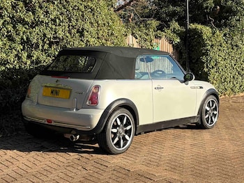 Used MINI Convertible 2008 for sale - 77137037: Photo