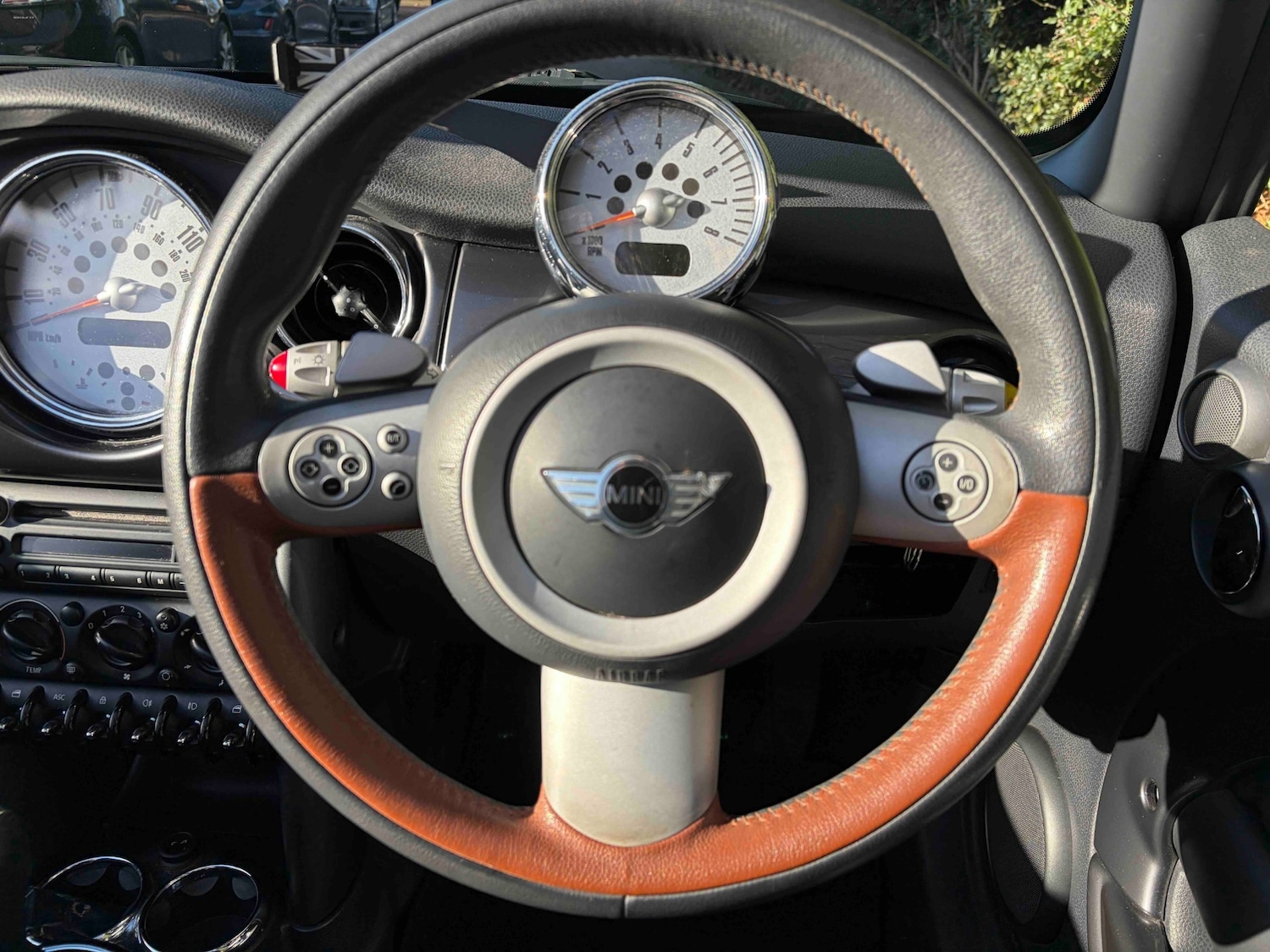 Used MINI Convertible 2008 for sale - 77137037: Photo 6