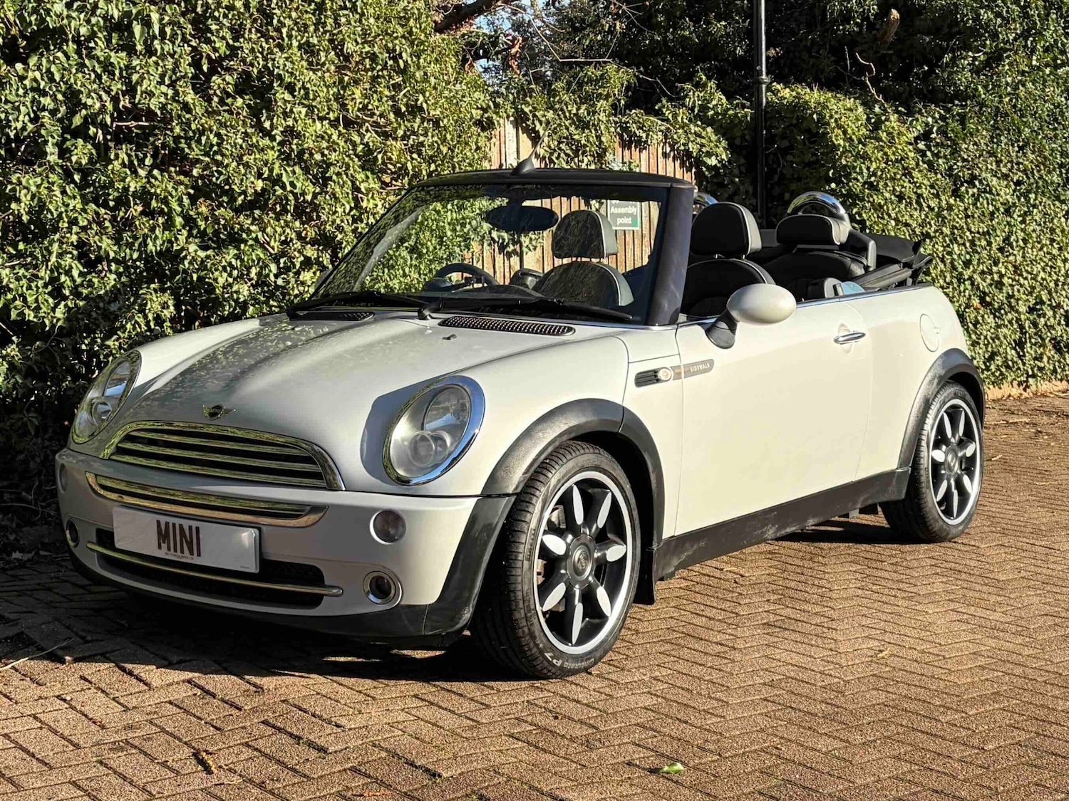 Used MINI Convertible 2008 for sale - 77137037: Photo 8