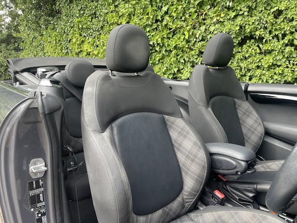Used MINI Convertible 2019 for sale - 76156480: Photo 12
