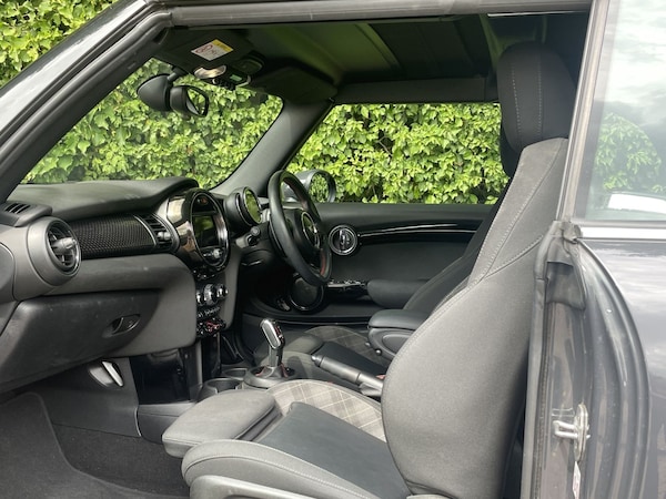 Used MINI Convertible 2019 for sale - 76156480: Photo 16