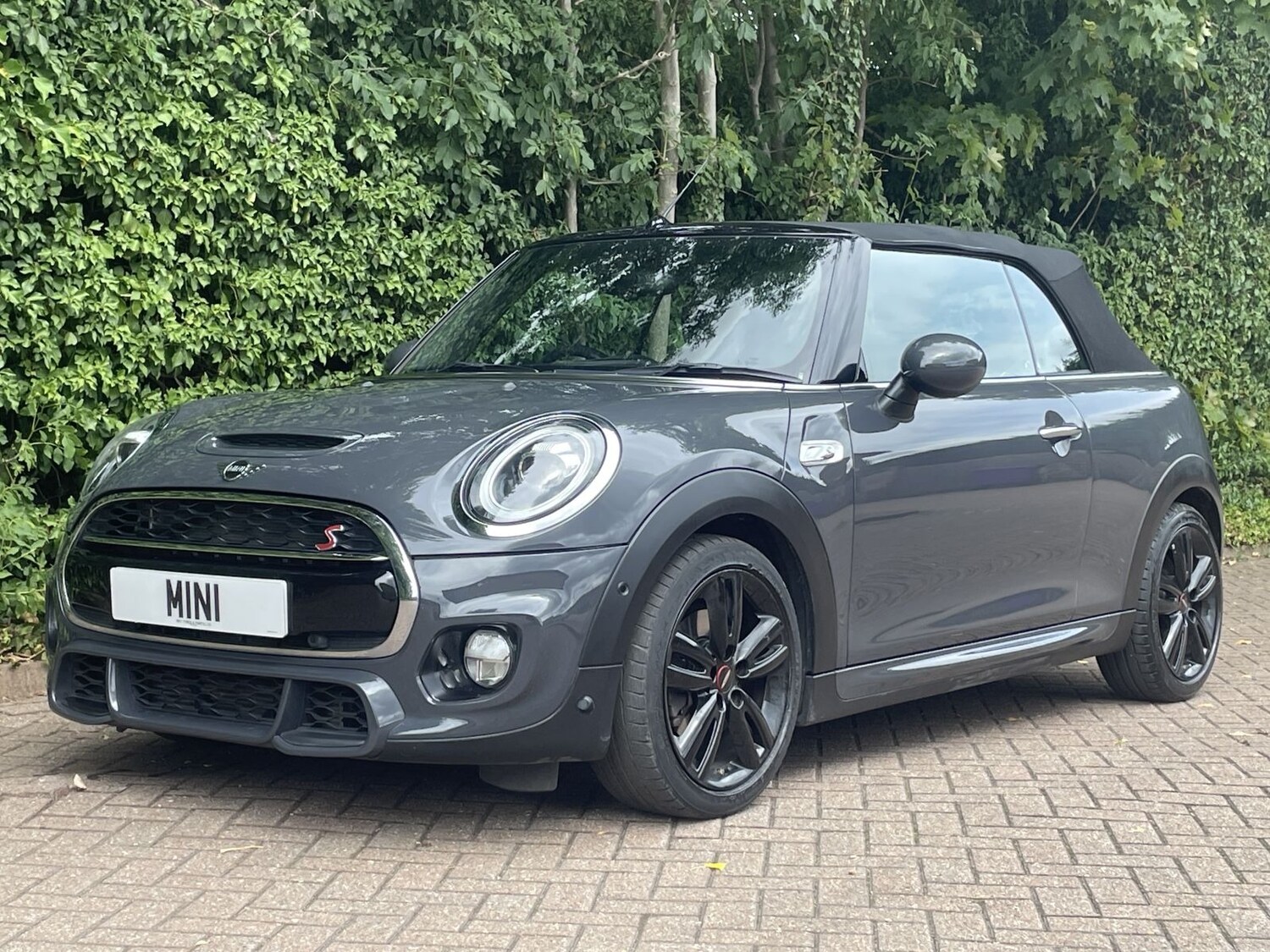 Used MINI Convertible 2019 for sale - 76156480: Photo 21