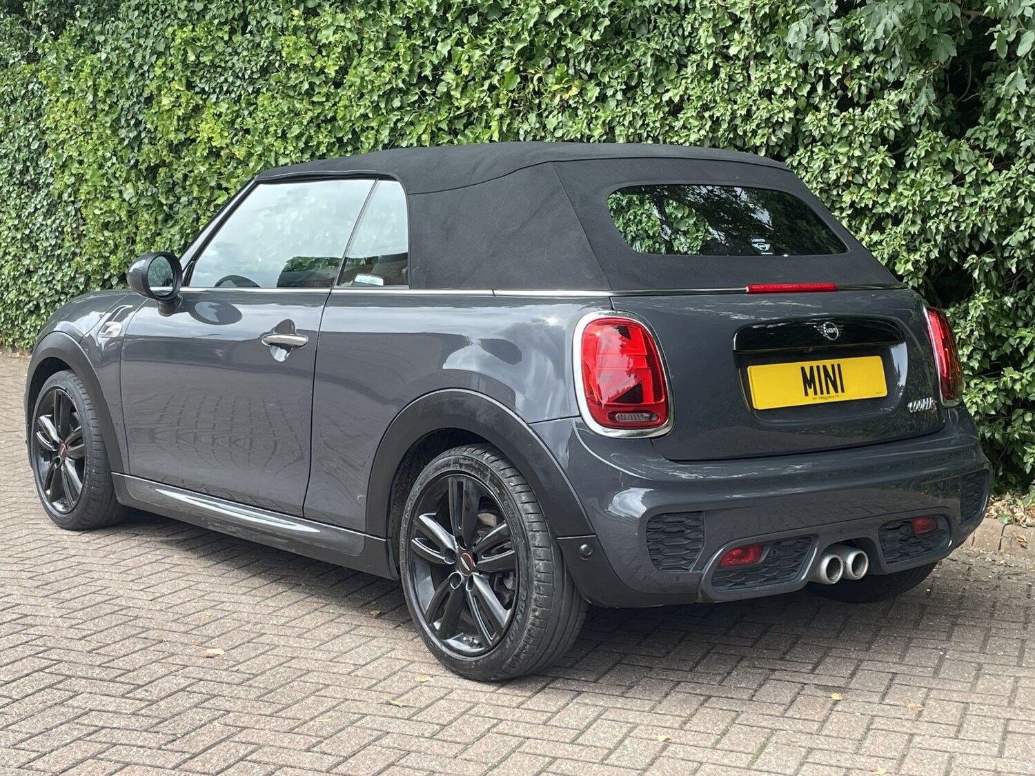 Used MINI Convertible 2019 for sale - 76156480: Photo 23