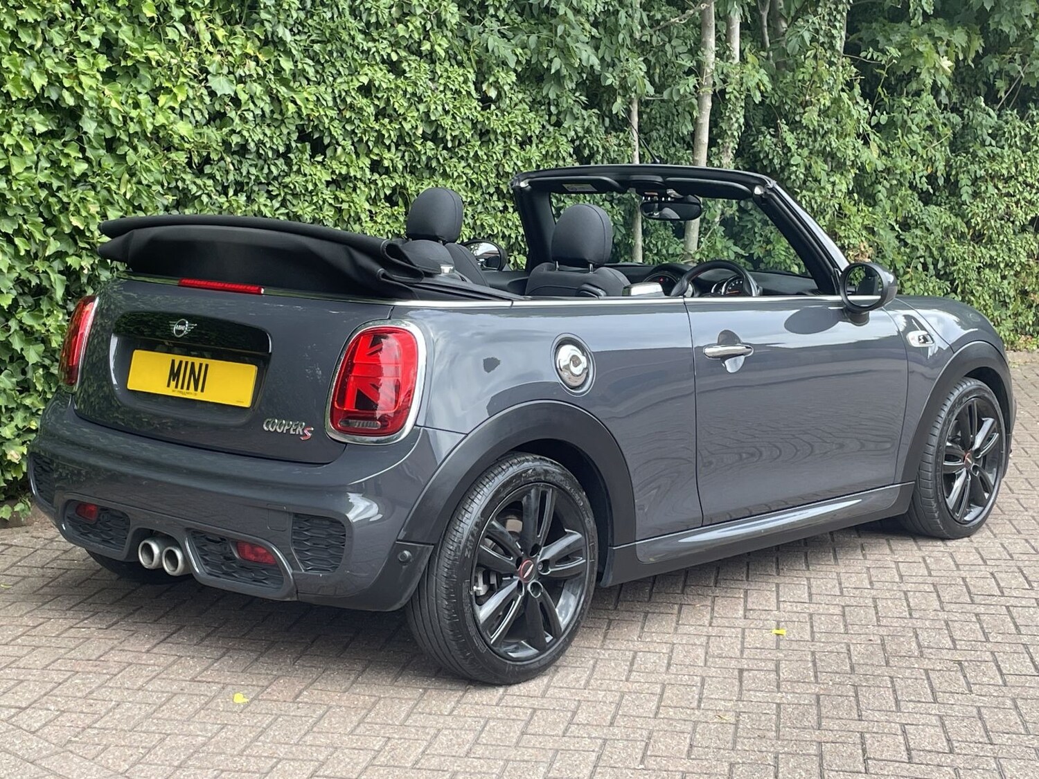 Used MINI Convertible 2019 for sale - 76156480: Photo 4