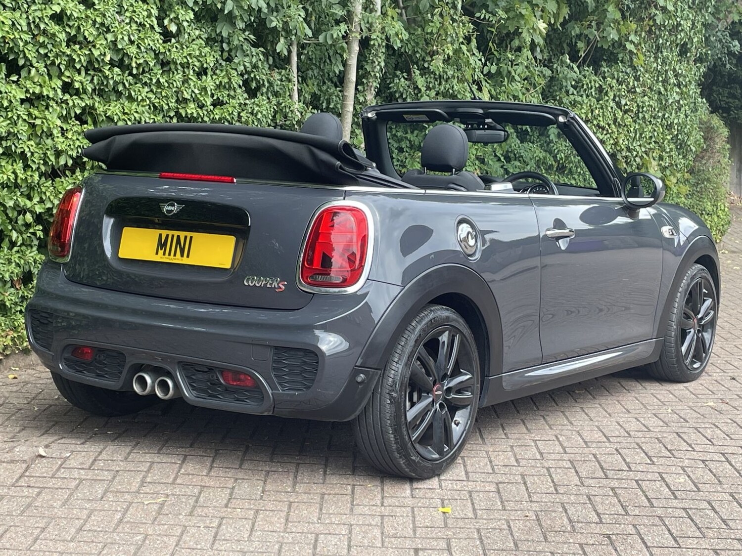Used MINI Convertible 2019 for sale - 76156480: Photo 5