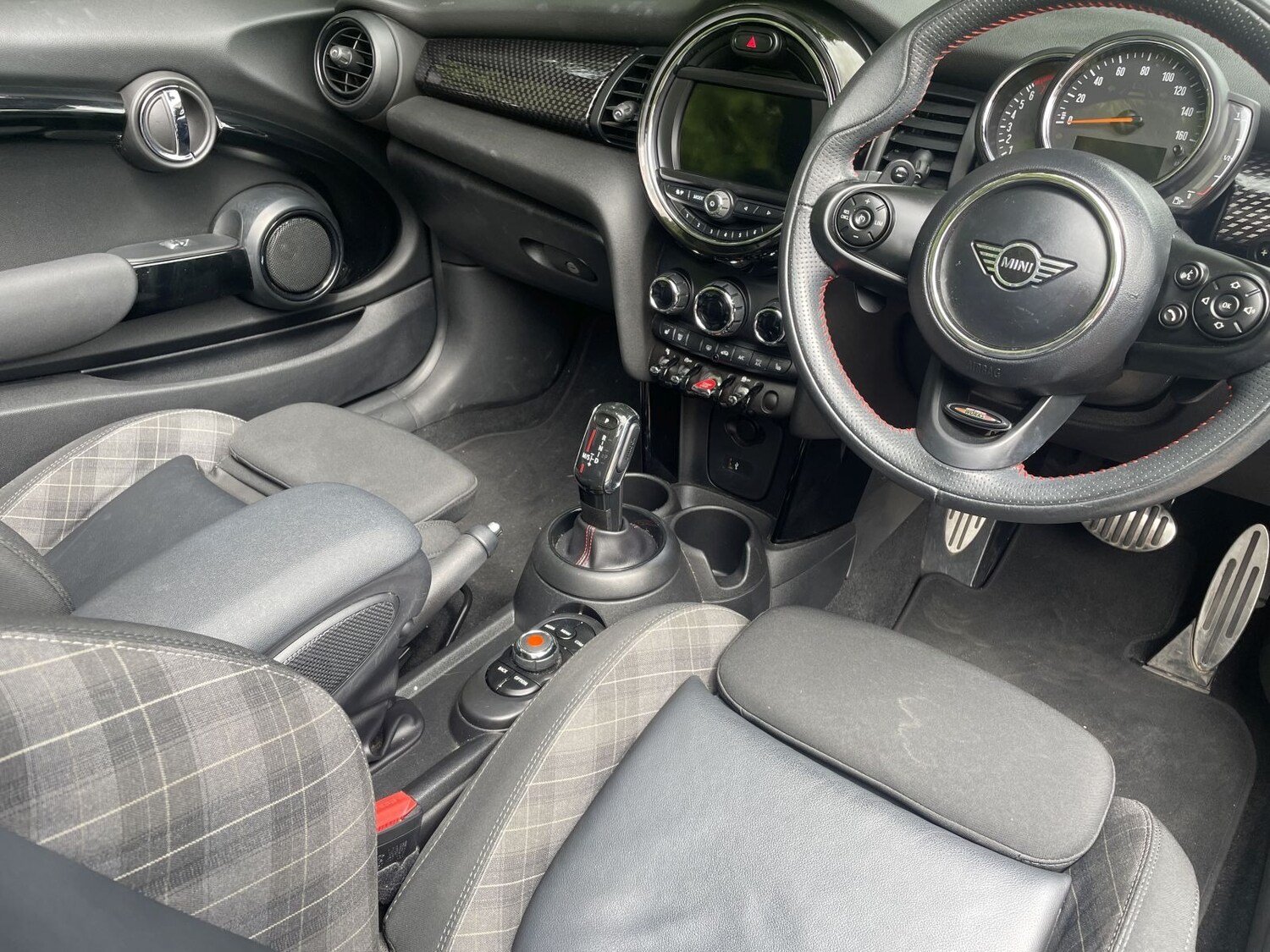 Used MINI Convertible 2019 for sale - 76156480: Photo 8