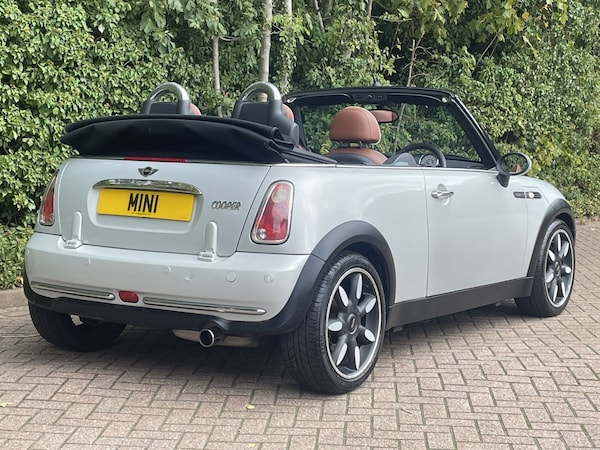 Used MINI Convertible 2008 for sale - 76205585: Photo 4