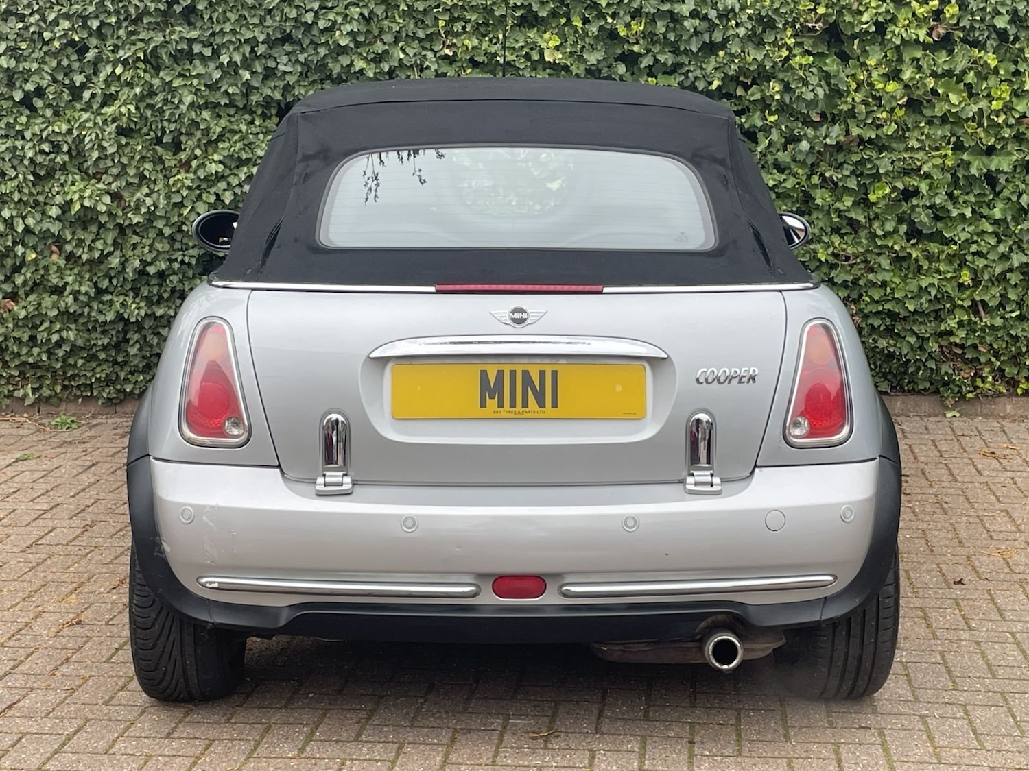 Used MINI Convertible 2005 for sale - 77803495: Photo 11