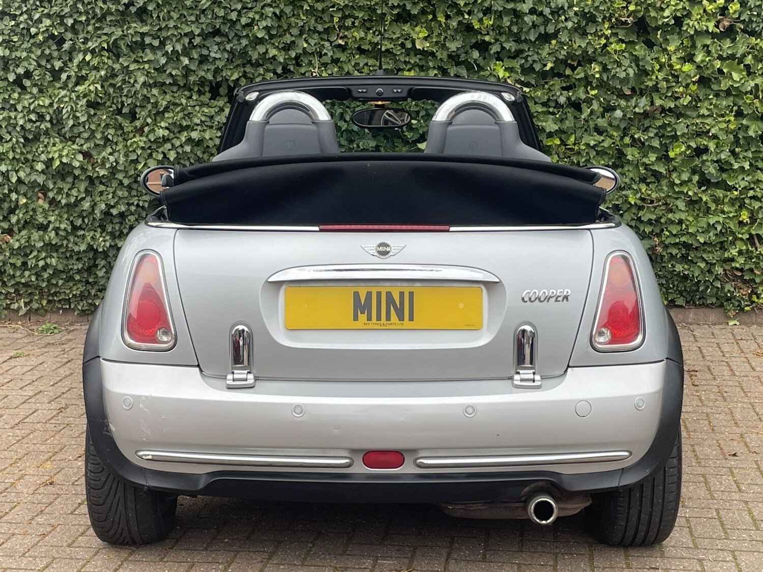 Used MINI Convertible 2005 for sale - 77803495: Photo 12