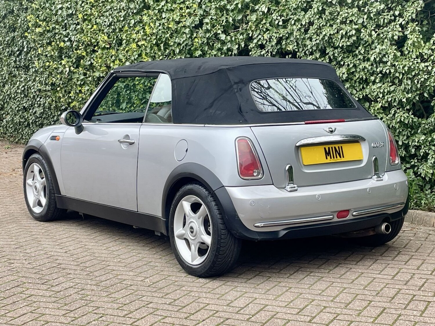 Used MINI Convertible 2005 for sale - 77803495: Photo 17
