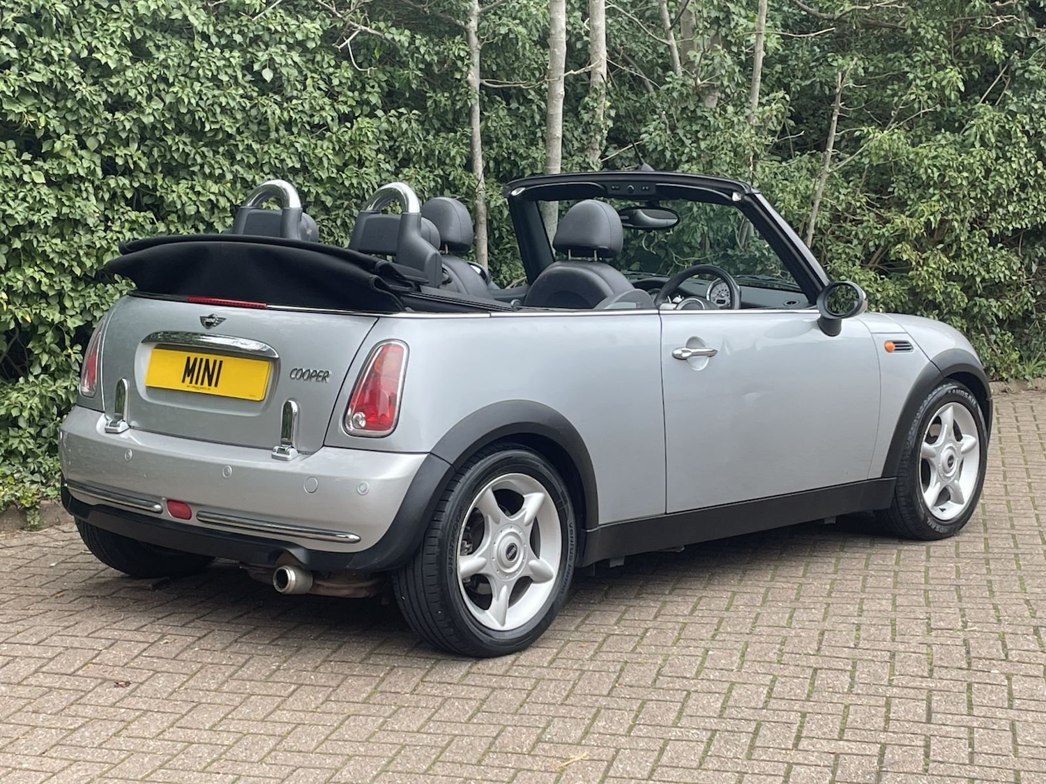 Used MINI Convertible 2005 for sale - 77803495: Photo 4