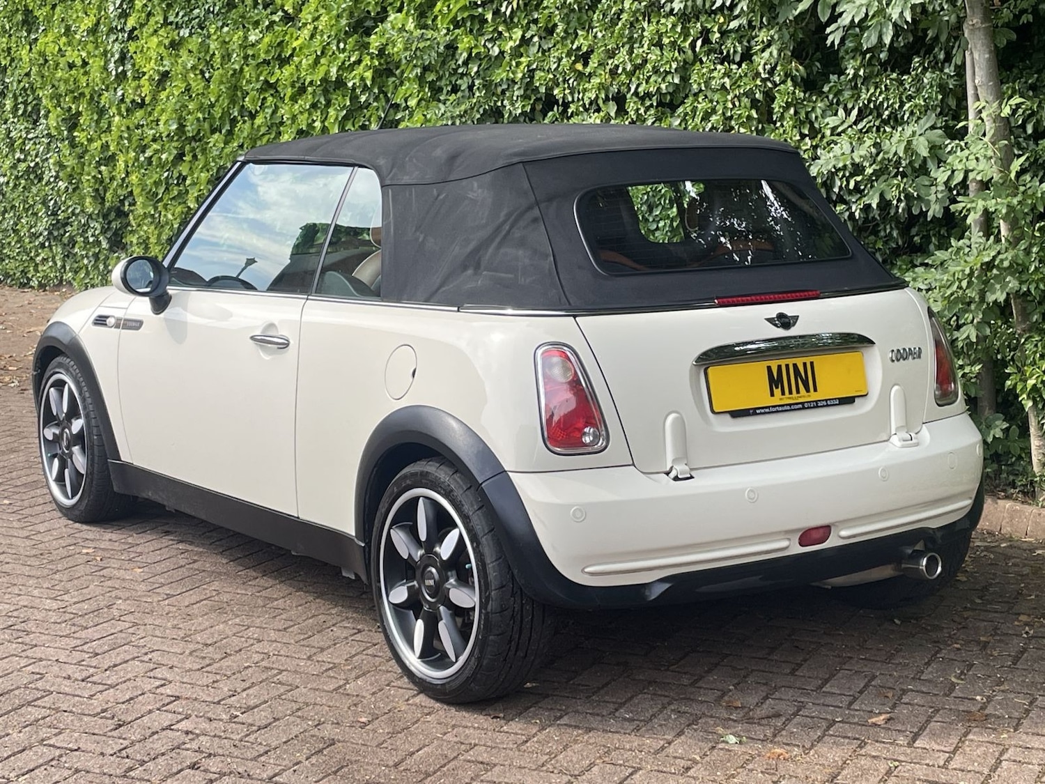 Used MINI Convertible 2008 for sale - 76749862: Photo 15