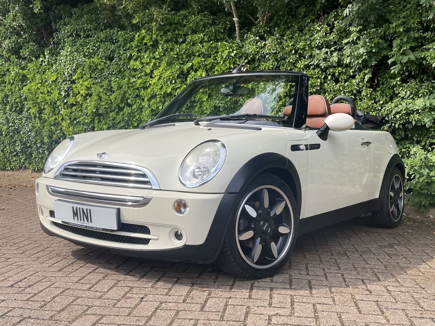 Used MINI Convertible 2008 for sale - 76749862: Photo 17