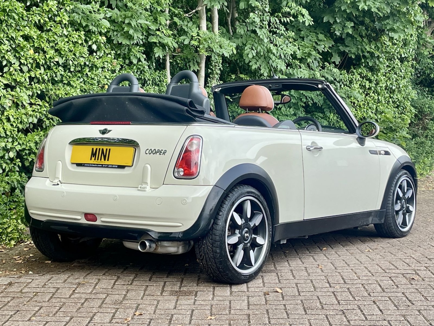 Used MINI Convertible 2008 for sale - 76749862: Photo 4