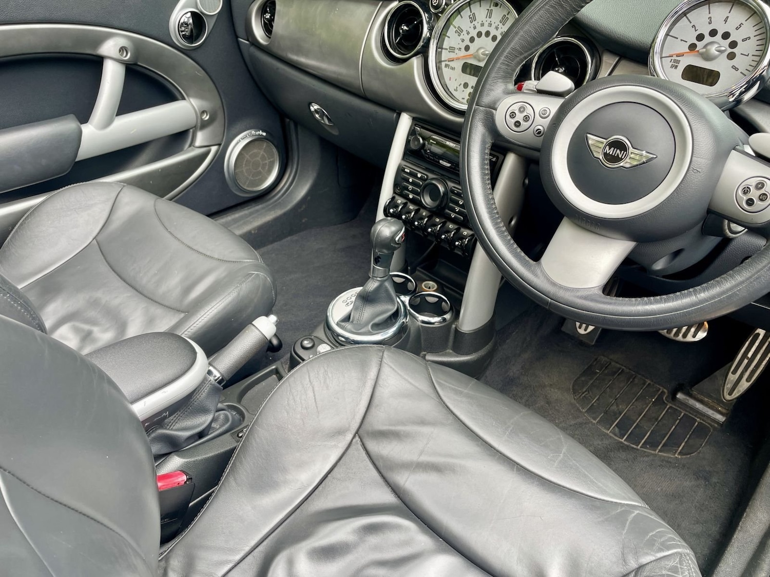 Used MINI Convertible 2006 for sale - 78125473: Photo 6