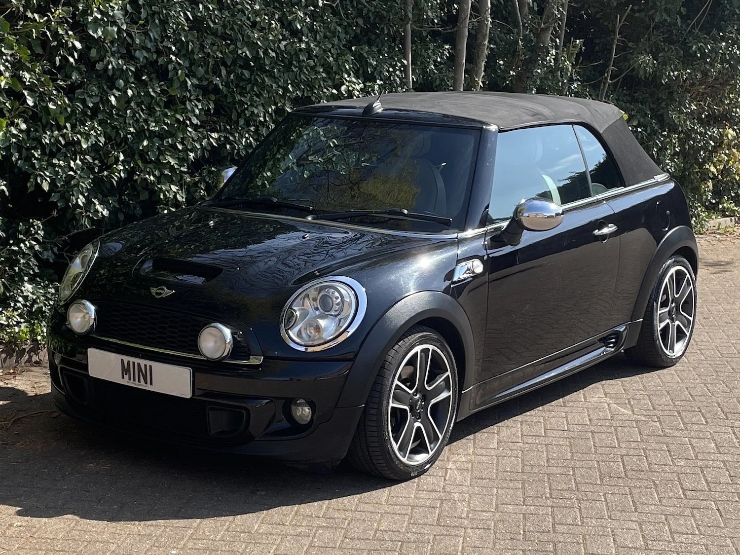 Used MINI Convertible 2011 for sale - 77213877: Photo 7