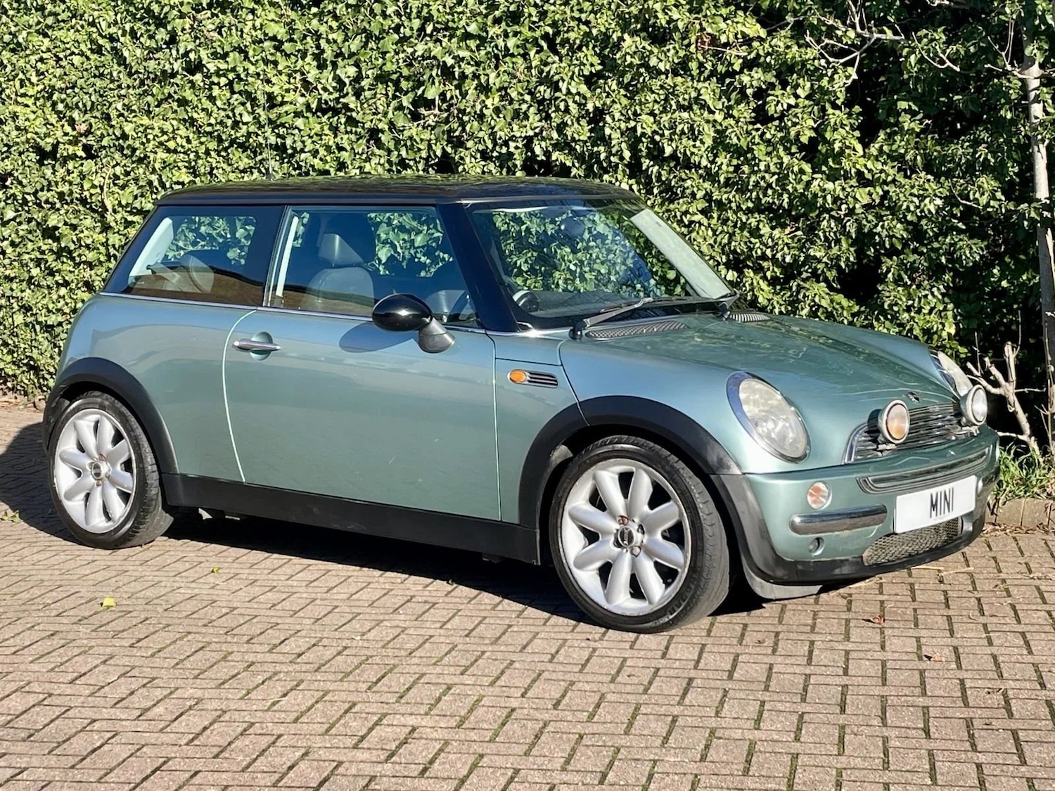 Used MINI Hatch 2002 for sale - 77555134: Photo 2
