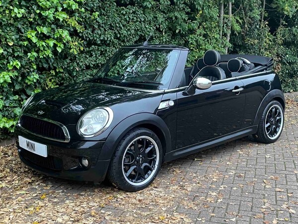 Used MINI Convertible 2010 for sale - 76156385: Photo 4